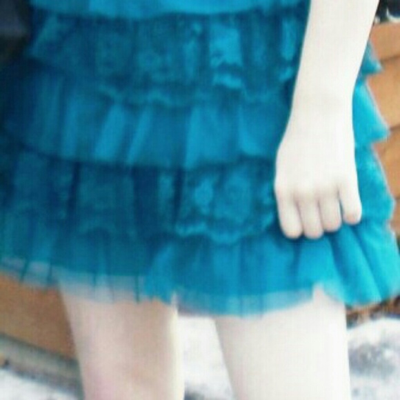 STRAPLESS MASQUERADE FORMAL DRESS SIZE 5/6, TEAL - Picture 6 of 6